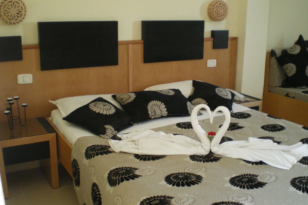 standard twin room | free wifi