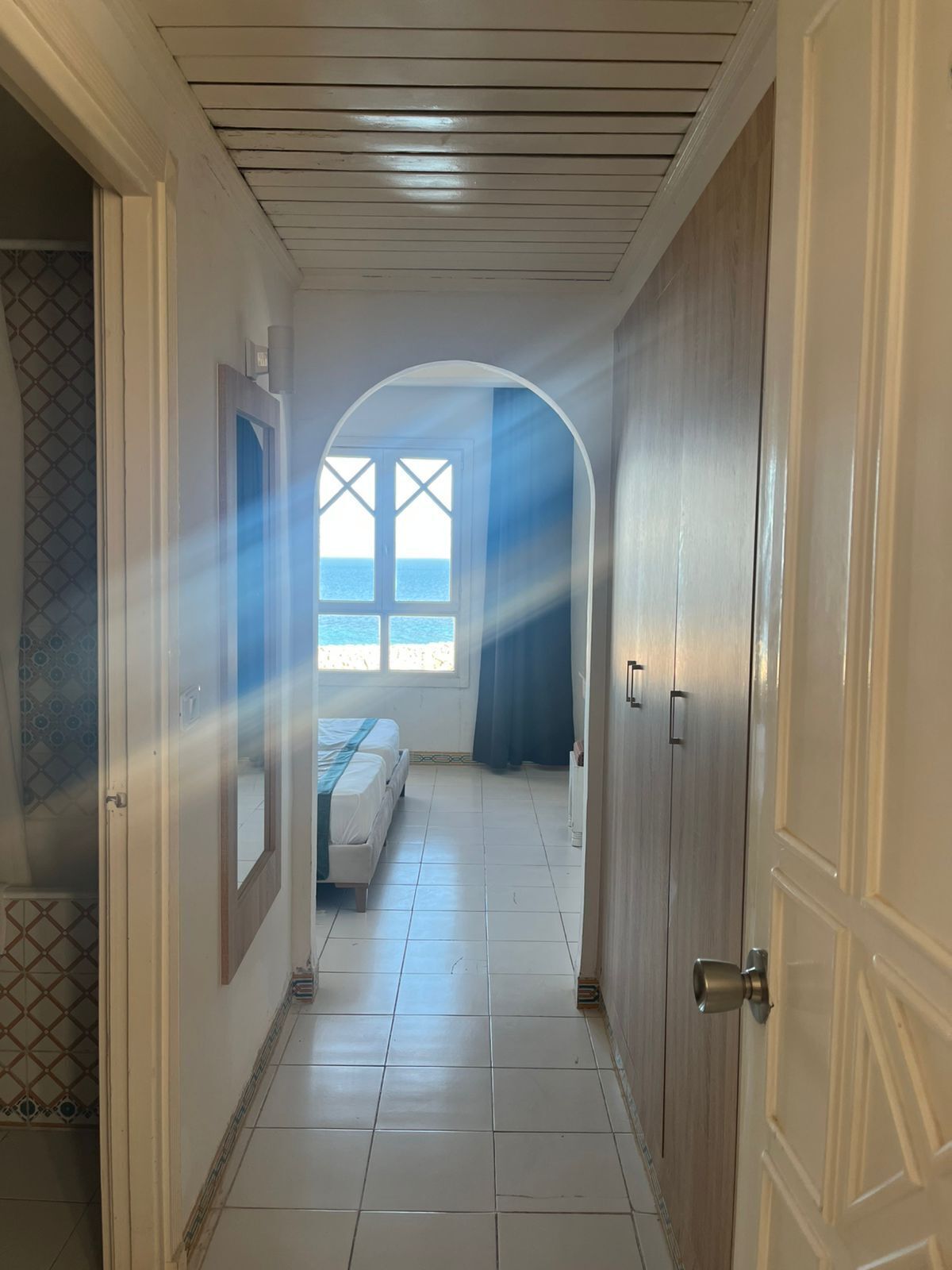 خزنة داخل الغرفة وستائر تعتيم وأسرّة أطفال/رضّع (مجانًا) وواي فاي مجانًا