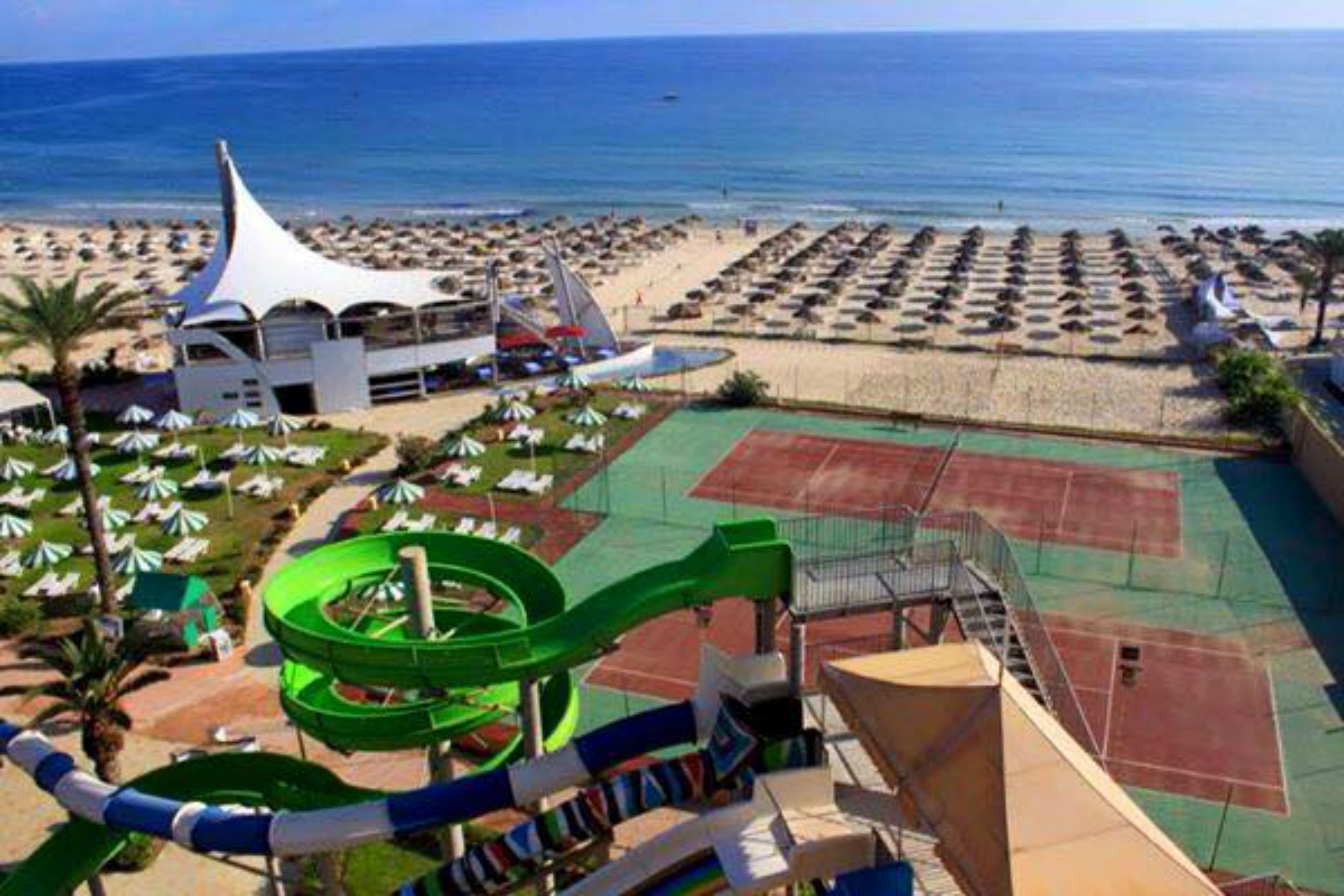 منظر من الجو على ارتفاع عالٍ