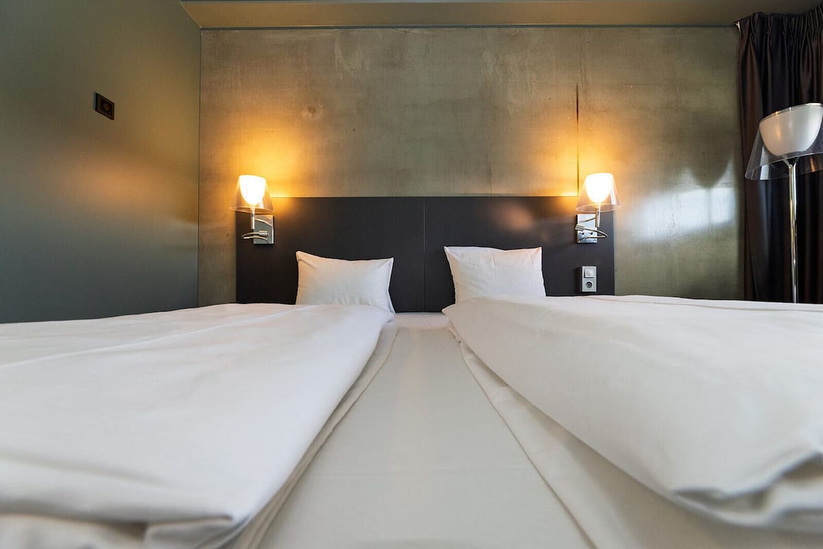 desk, soundproofing, cots/infant beds, bed sheets