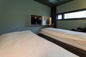 Rom – standard, 2 enkeltsenger, ikke-røyk | Skrivebord, lydisolert, barnesenger og sengetøy