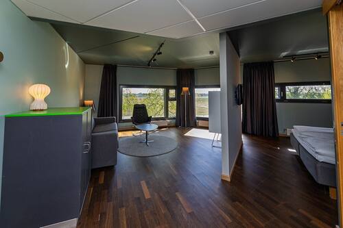 Family Room, Non Smoking | Desk, soundproofing, cribs/infant beds, bed sheets