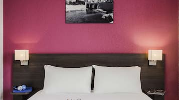 Individuell eingerichtet, Schreibtisch, schallisolierte Zimmer