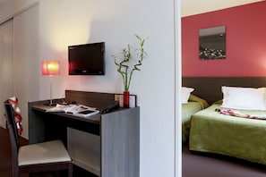 Apartment, 1 Bedroom | Room amenity