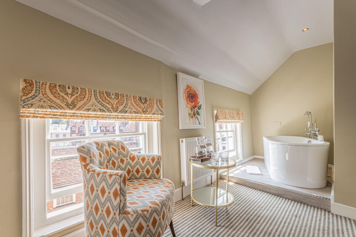 junior suite | desk, iron/ironing board, rollaway beds, free wifi