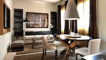 Suite (Babuino) | Hochwertige Bettwaren, Daunenbettdecken, Minibar, Zimmersafe