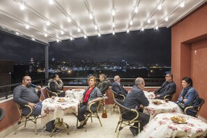 Terrace/patio - Hotel Akcinar (Istanbul)