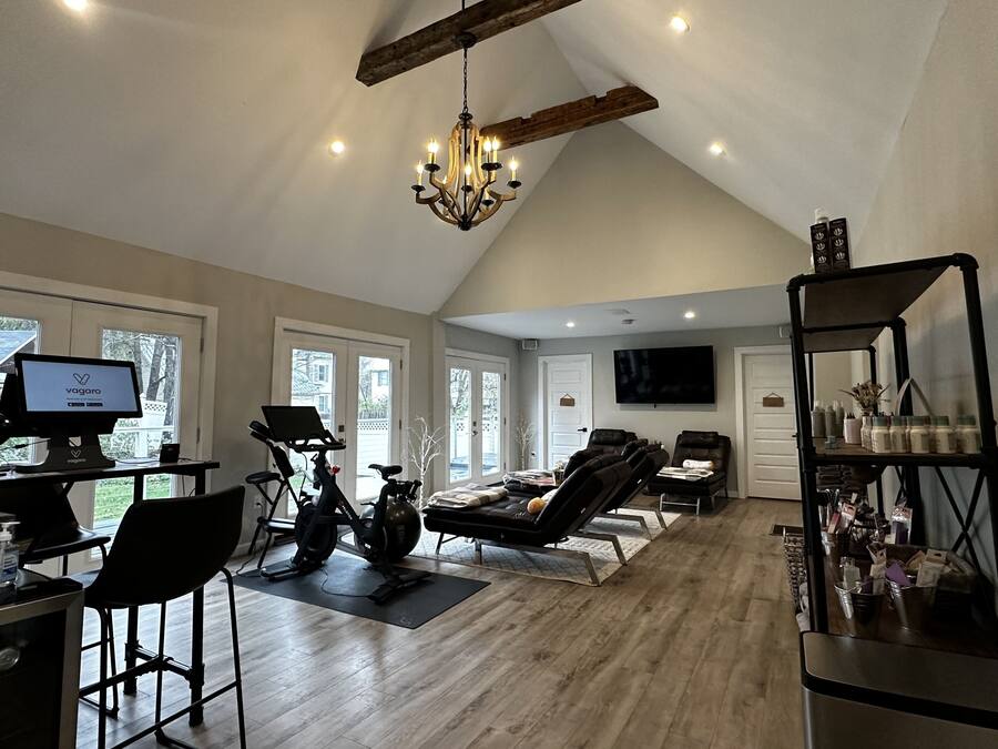 Couples treatment rooms, sauna, deep-tissue massages, Swedish massages