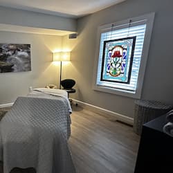 Couples treatment room(s), sauna, deep-tissue massages, Swedish massages