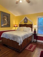 Quarto, 1 cama Queen | Ferros/tábuas de passar roupa, Wi-Fi de cortesia, despertadores
