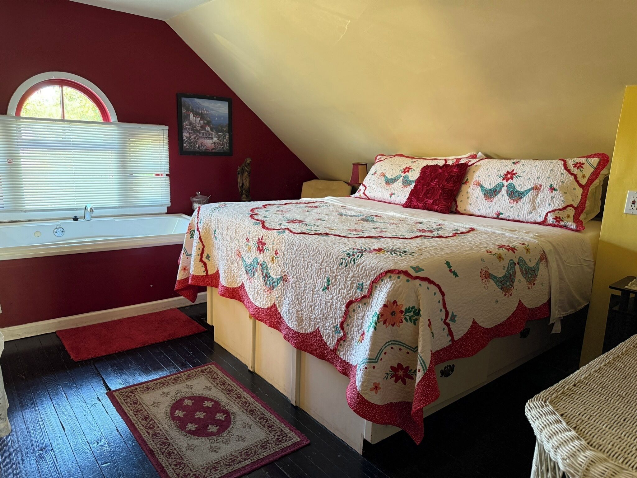 Penny's Attic  | Iron/ironing board, free WiFi, bed sheets, alarm clocks