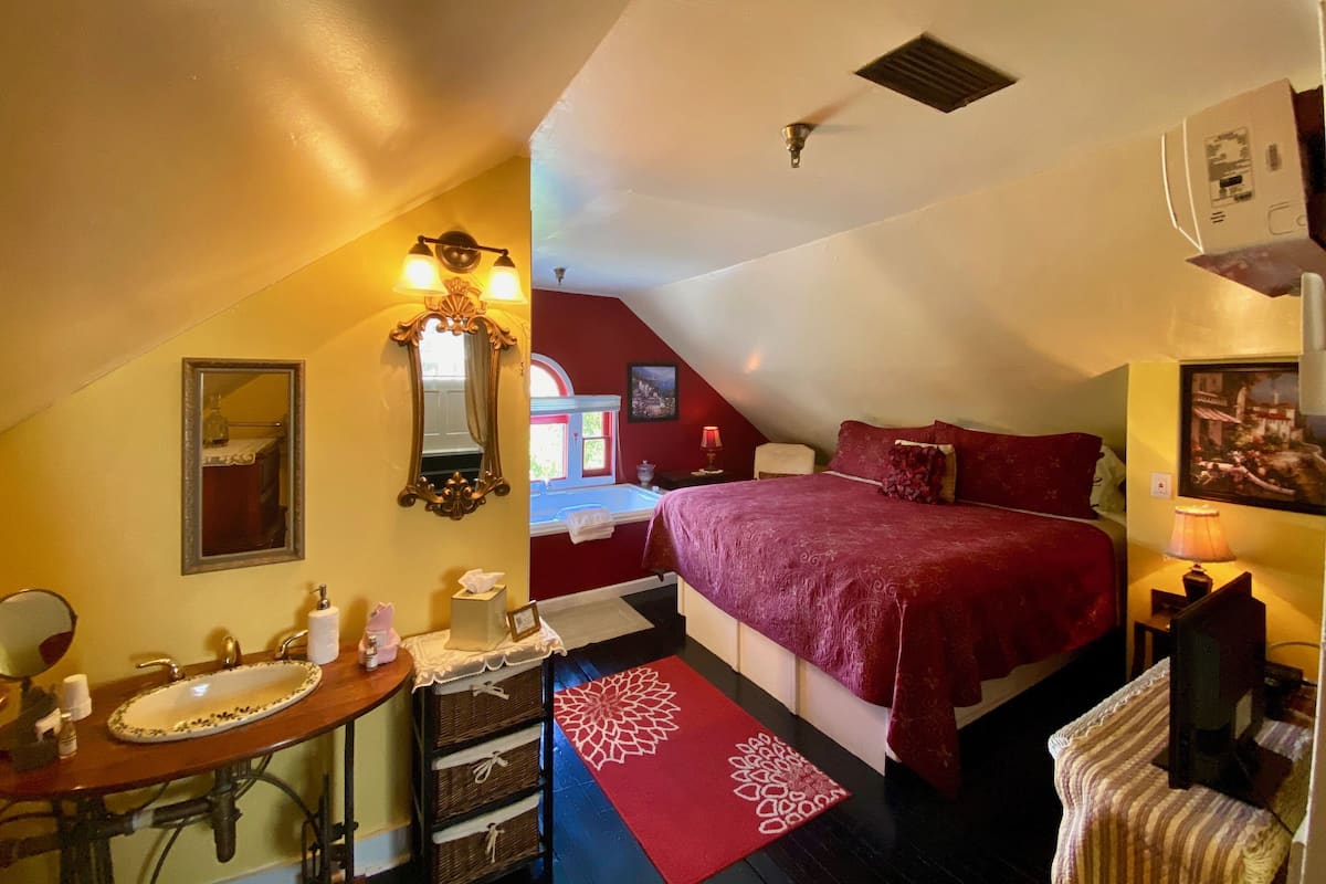 Habitación, varias camas | Tabla de planchar con plancha, wifi gratis, despertador