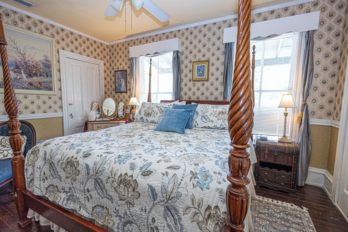 The Catherine Bedchamber.