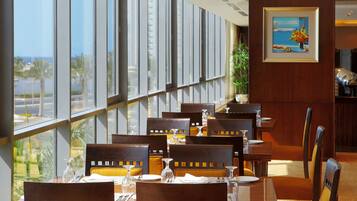 FrĂŒhstĂŒck, Mittagessen, Abendessen, internationale KĂŒche