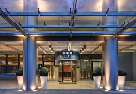 Property entrance. UNA Hotels The One Milano