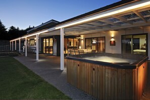Body treatments, deep-tissue massages, facials - City Lights Boutique Lodge (Rotorua)