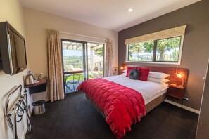 Superior Double Room (Kiwi Room) - City Lights Boutique Lodge (Rotorua)