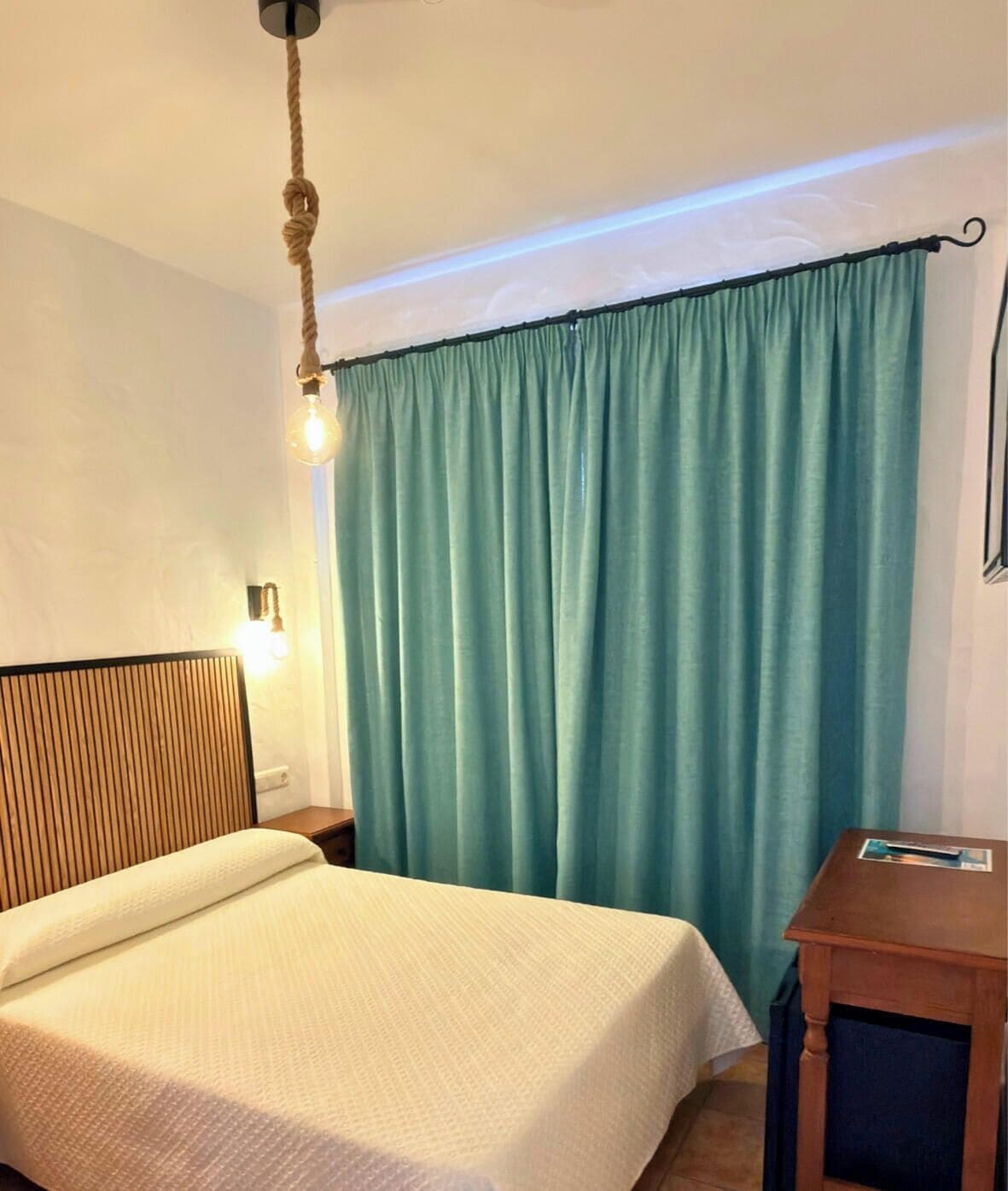 Standard Double Room, 1 Queen Bed | Minibar, desk, free WiFi, bed sheets
