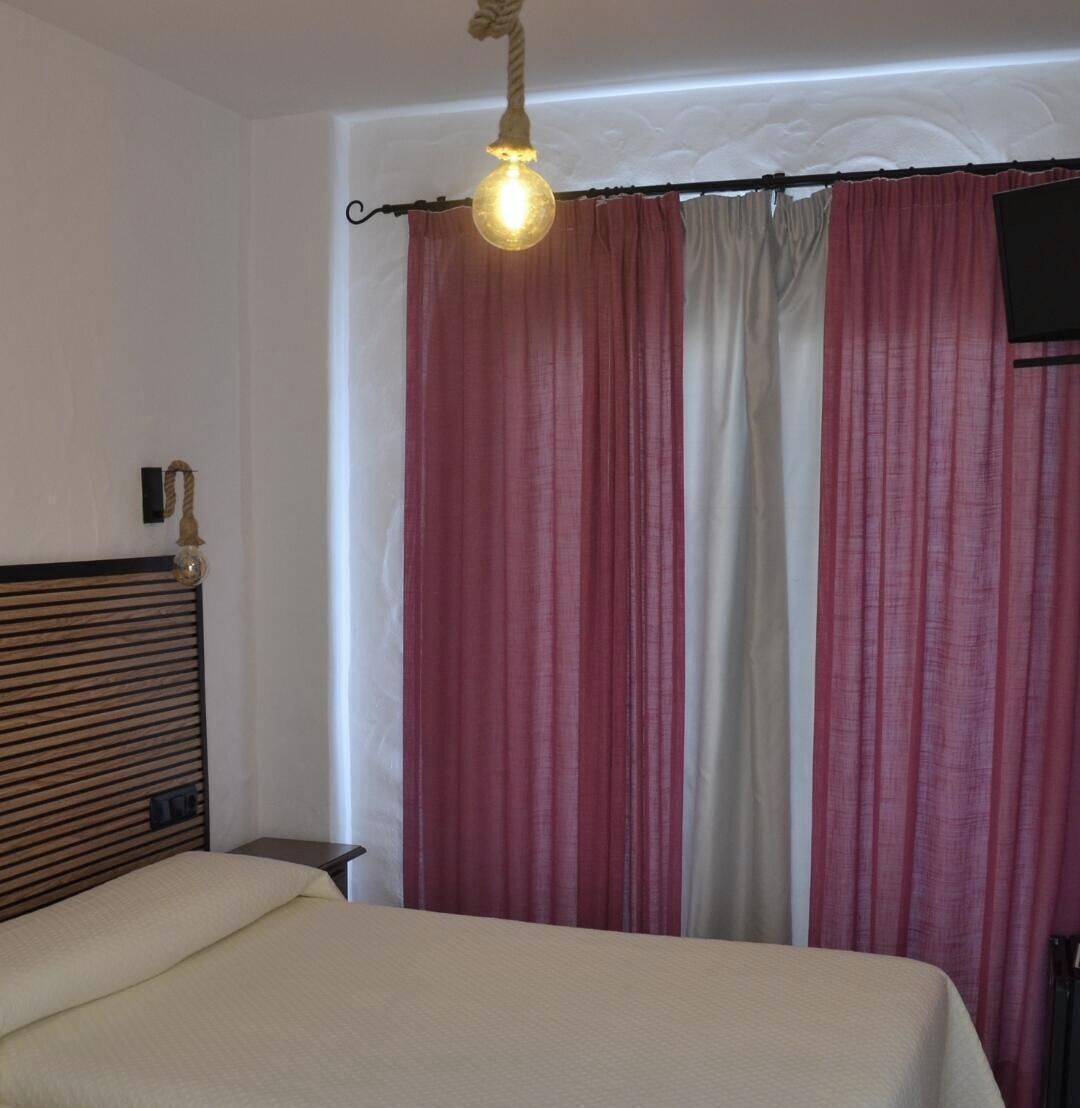 Phòng 2 giường đơn Tiêu chuẩn | Minibar, bàn, truy cập Internet không dây miễn phí, bộ trải giường 