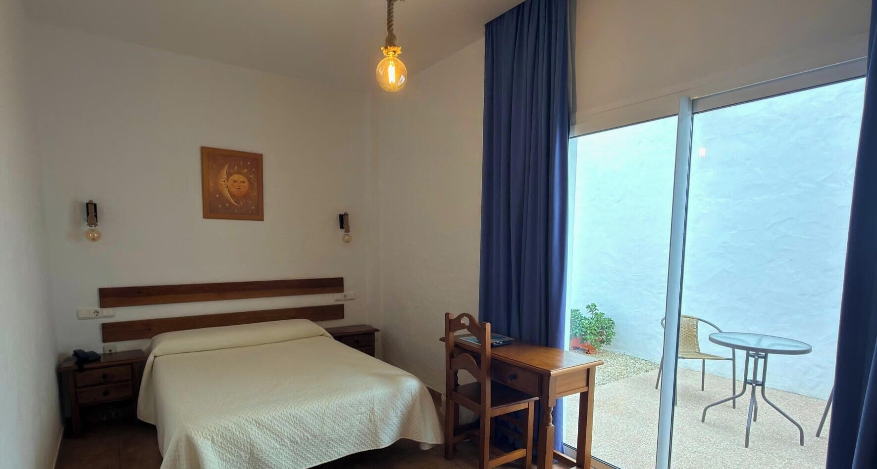 Double Room, Patio | Minibar, desk, free WiFi, bed sheets