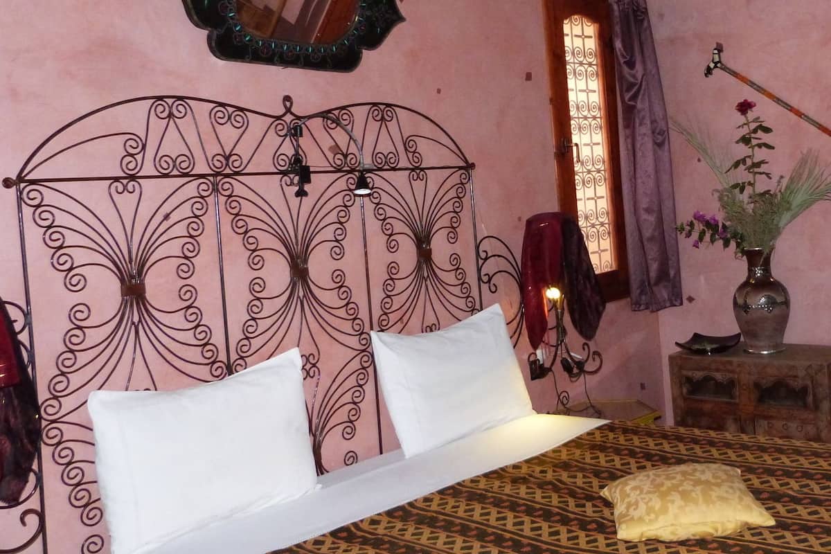 Luxury Suite (Double) | Premium bedding, soundproofing, iron/ironing board (on request)
