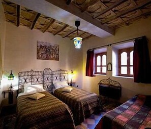 Hochwertige Bettwaren, individuell dekoriert, individuell eingerichtet