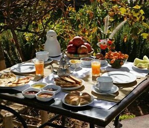 Tägliches inbegriffenes Frühstücksbuffet