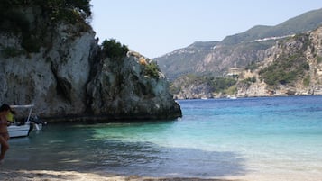 Beach nearby, sun-loungers, beach umbrellas, beach towels