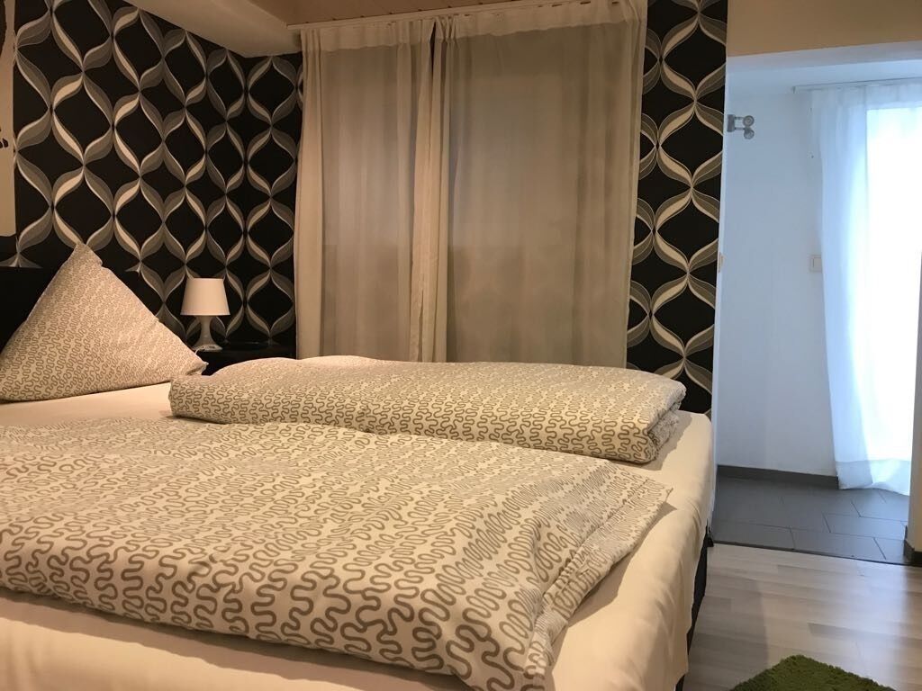 Foto - Balthasar Neumann Speiserei & Gästehaus - Zentrum Brühl -E-Ladestation, nähe Phantasialand