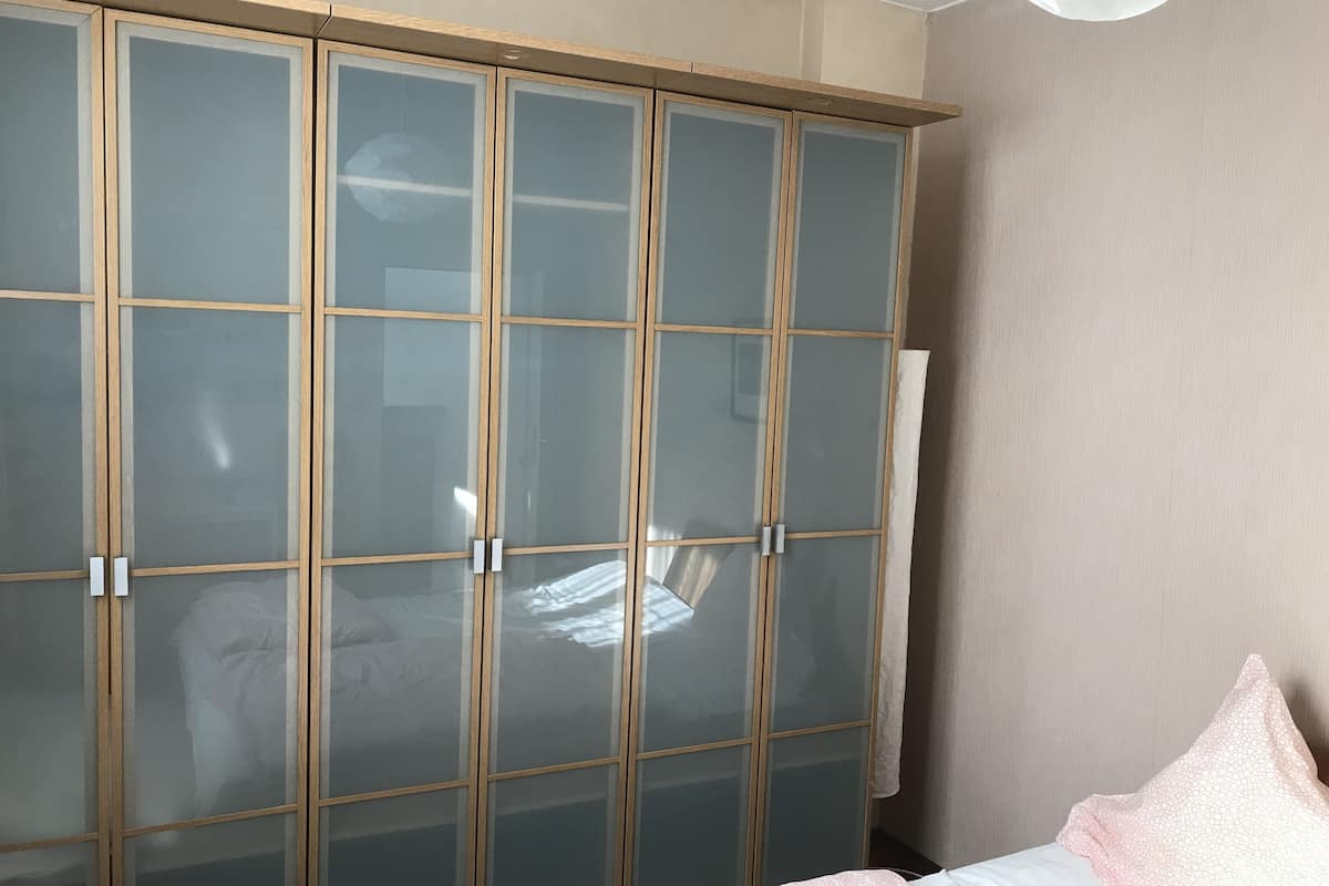 Basic Double Room, Private Bathroom (Externes Badezimmer)
