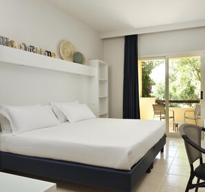 Minibar, in-room safe, desk, free WiFi