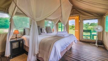 f) Safari Tent with en-suite Bathroom | 8 bedrooms, free WiFi, bed sheets