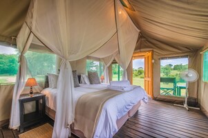 f) Safari Tent with en-suite Bathroom | 8 bedrooms, free WiFi, bed sheets