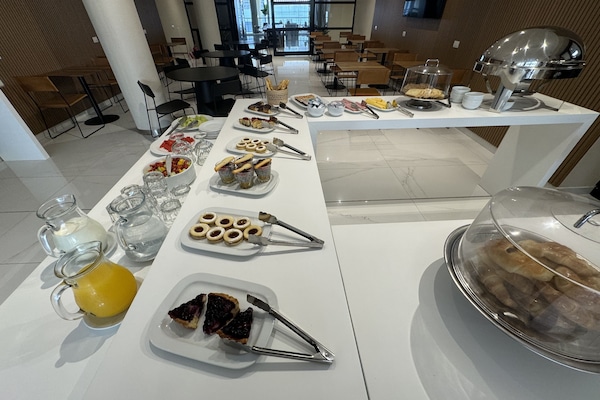 Daily buffet breakfast for a fee