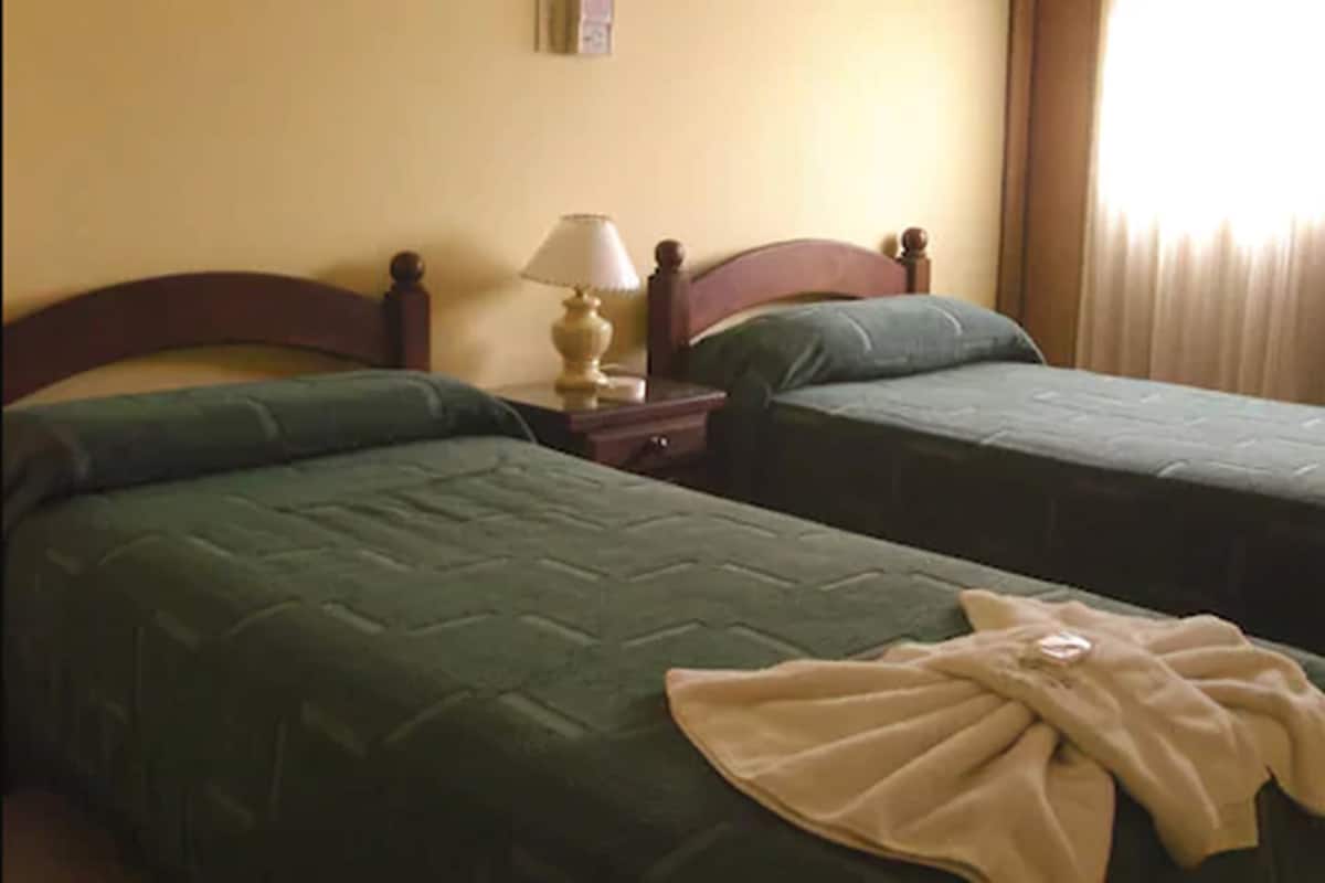 Minibar, Zimmersafe, Schreibtisch, schallisolierte Zimmer