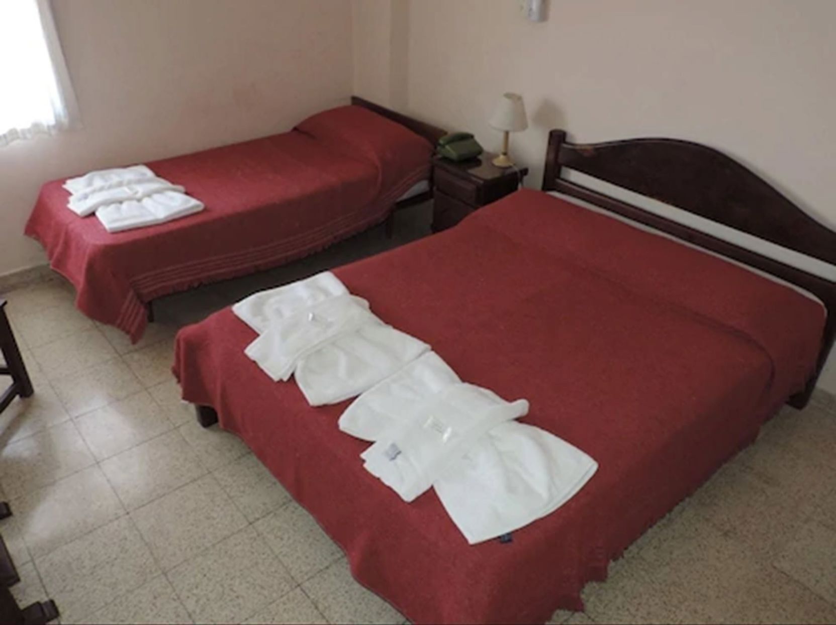 Minibar, Zimmersafe, Schreibtisch, schallisolierte Zimmer