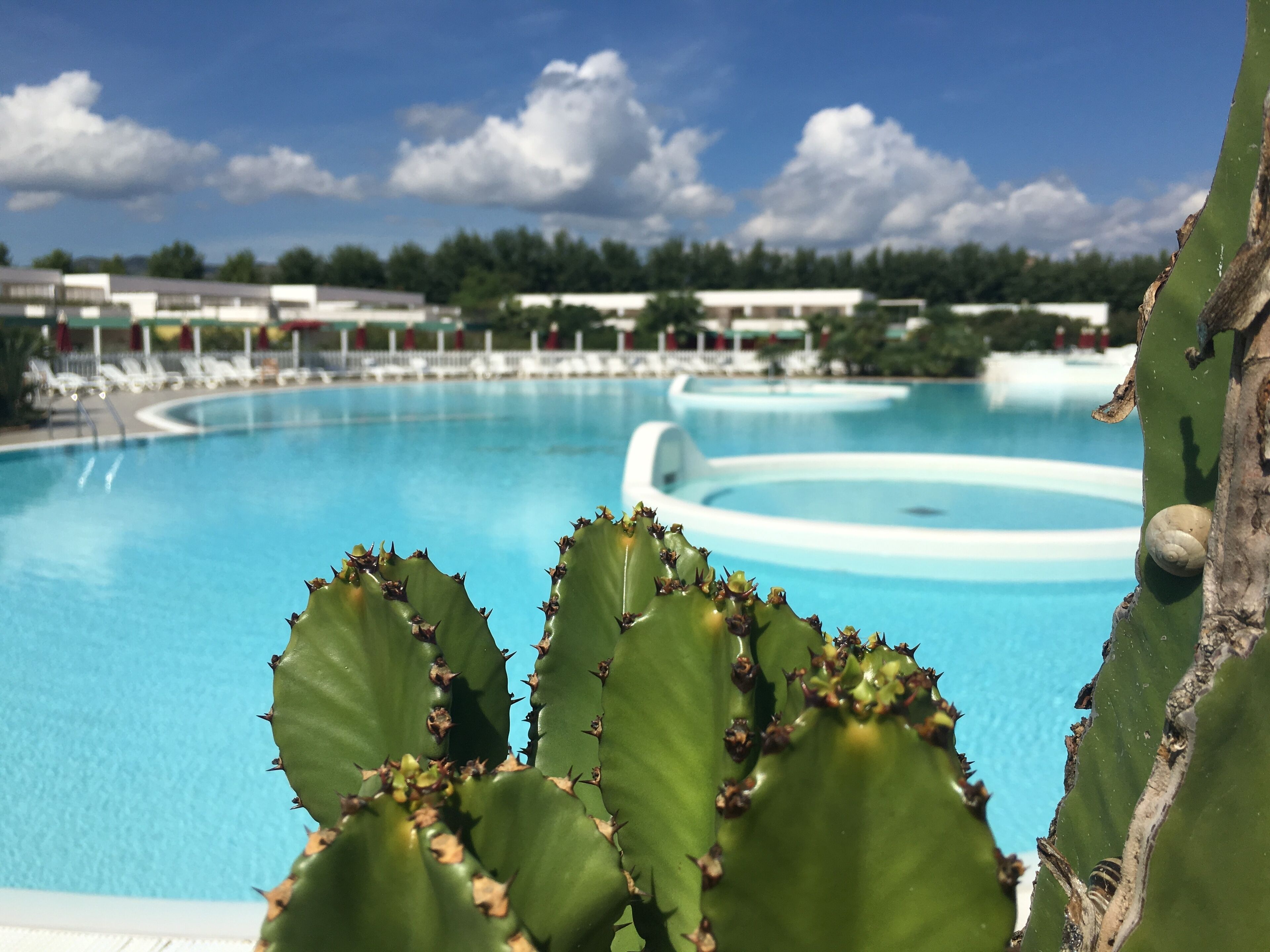 2 outdoor pools, sun loungers