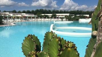 2 outdoor pools, sun loungers