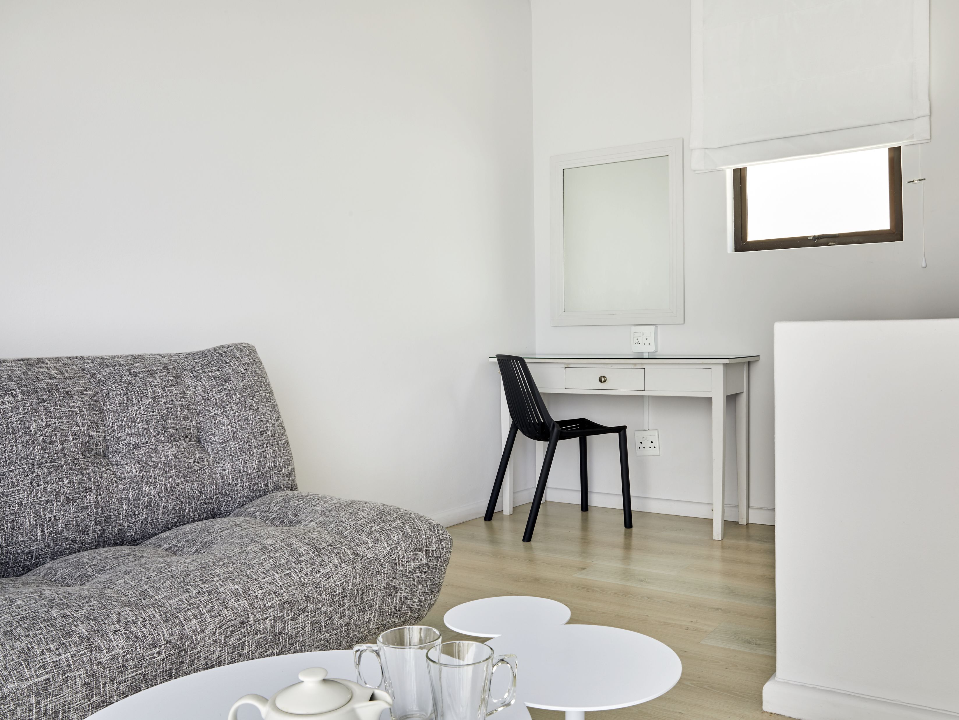 superior room | hypo-allergenic bedding, minibar, in-room safe, desk