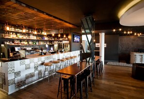 Bar (on property) - La Splendida Hotel by NEWMARK (Cape Town)