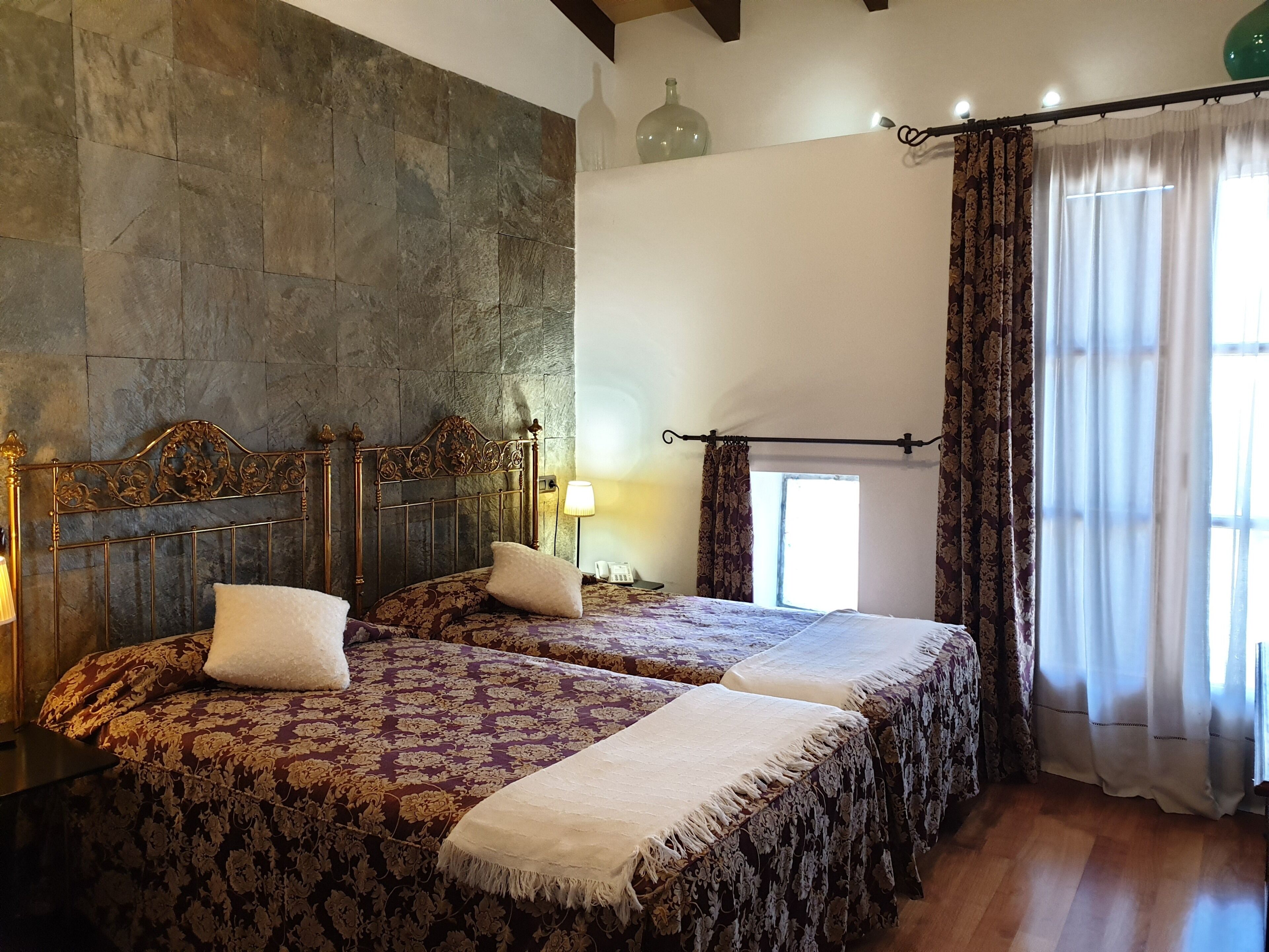 minibar, in-room safe, individually decorated, individually furnished