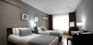 Superior Twin Room | Hypo-allergenic bedding, pillowtop beds, in-room safe - Hotel 8 de Octubre (Buenos Aires)
