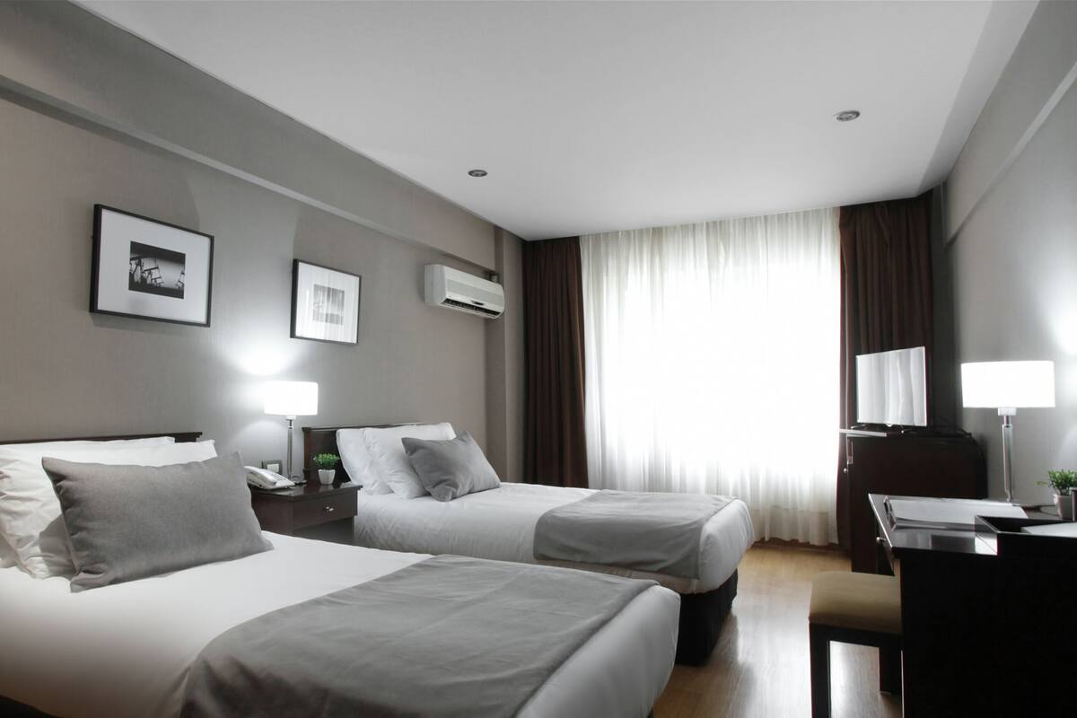 Allergikerbettwaren, Pillowtop-Betten, Zimmersafe, individuell dekoriert