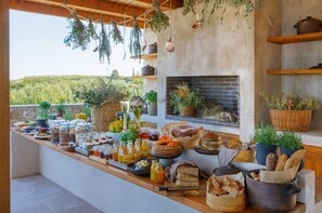 Dining - Paliokaliva Village (Zakynthos)