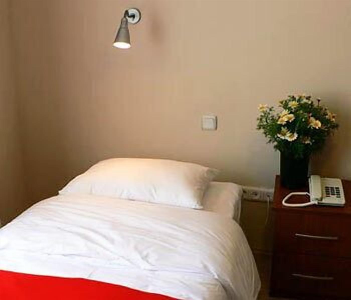 Single Room | In-room safe, free WiFi, bed sheets