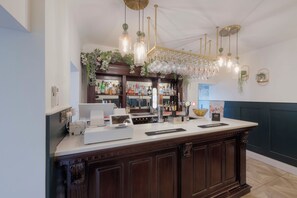 Lunch and dinner served  - Stattons Hotel & Restaurant (Portsmouth)