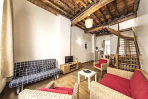 Apartment, 2 Bedrooms (Triplex - 6 people) | Living room