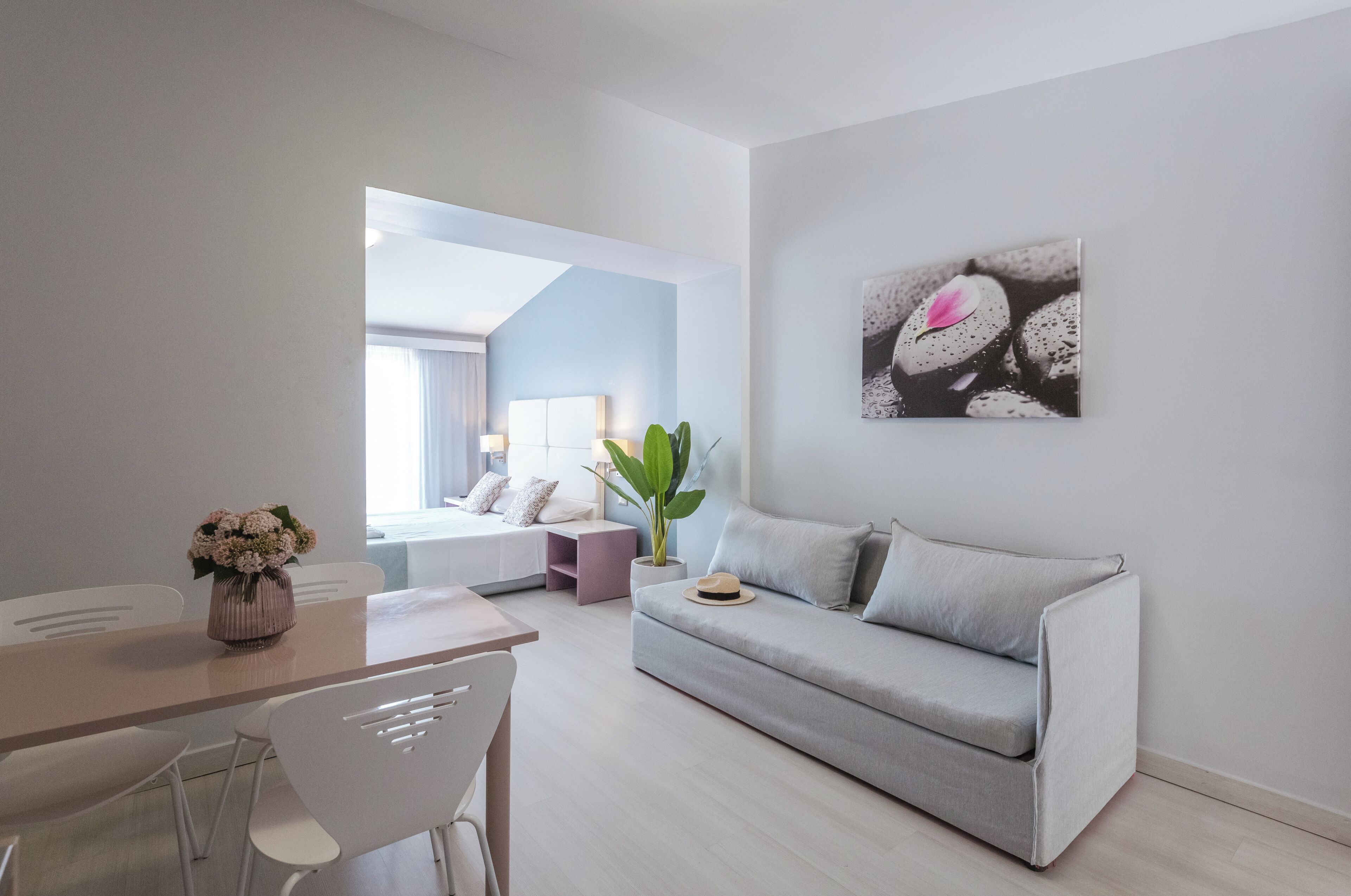 Superior Studio, Sea View | In-room safe, individually decorated, desk, soundproofing
