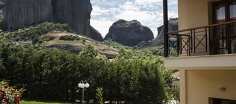 Meteoritis Hotel