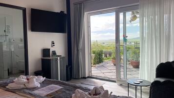 Standard Room | Individually decorated, individually furnished, blackout curtains